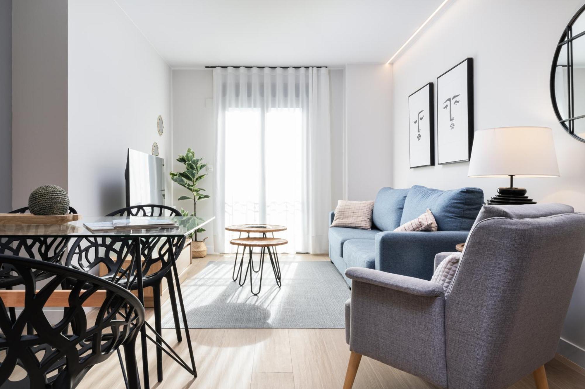 Apartamentos Torre Del Reloj Хака Экстерьер фото