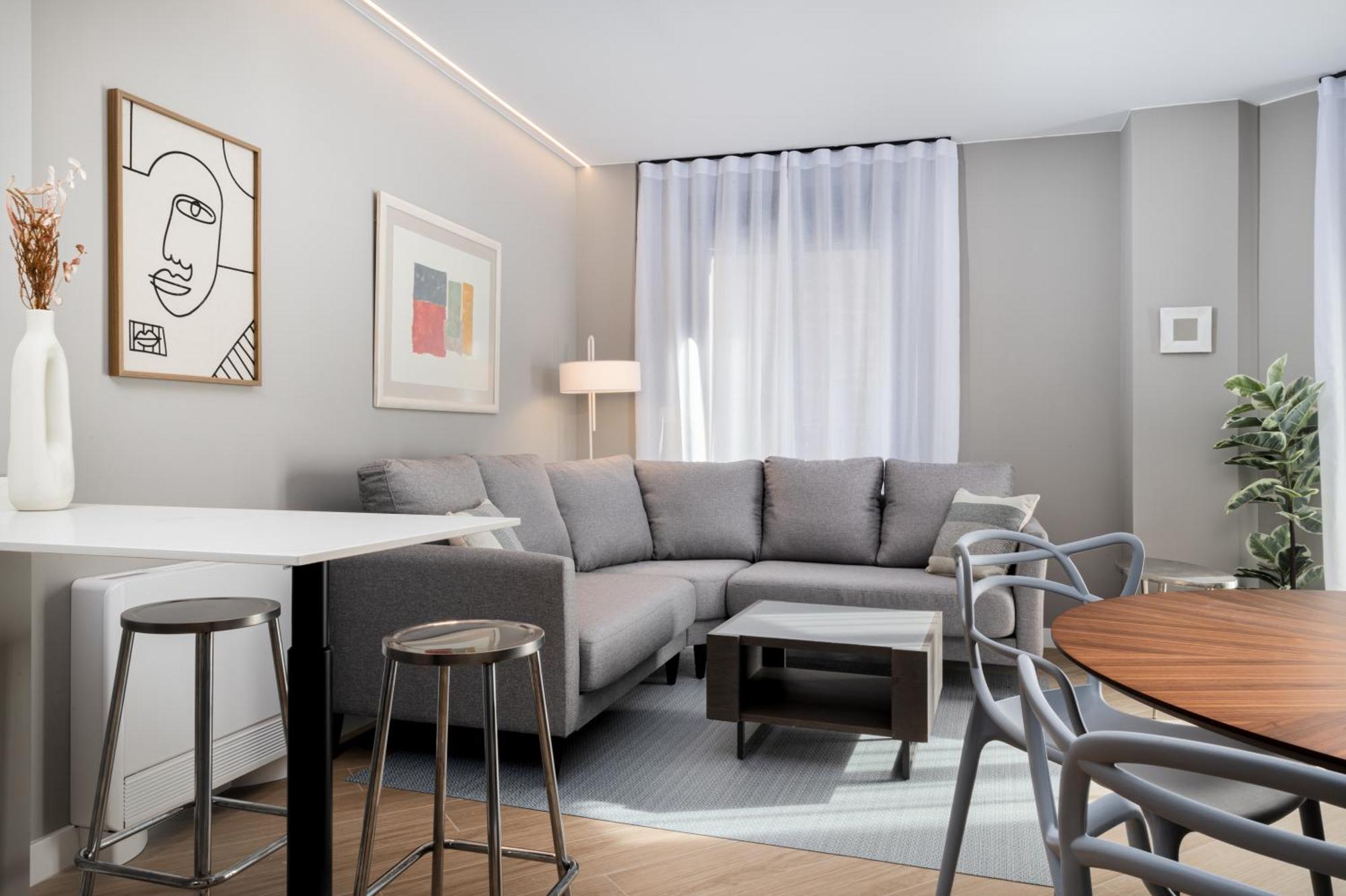 Apartamentos Torre Del Reloj Хака Экстерьер фото